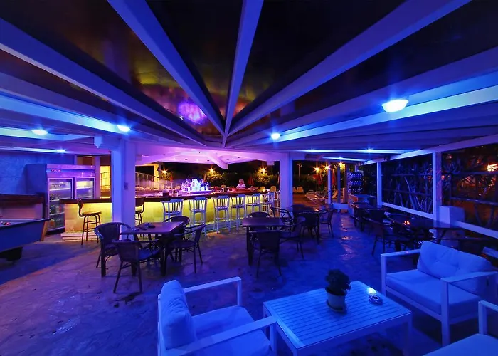 Ξενοδοχείο με διαμερίσματα Erdenhan 3*